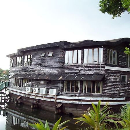 Aunchaleena Beach Front Resort, Koh Chang Bang Tao Beach Pokoj fotografie