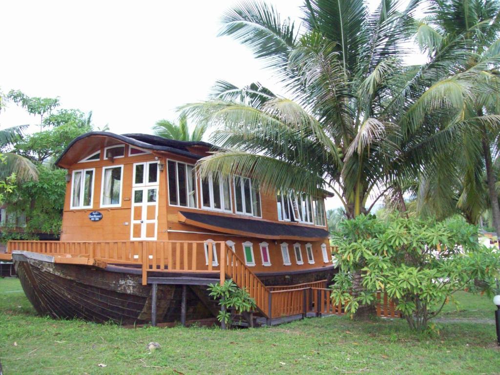 Aunchaleena Beach Front Resort, Koh Chang Bang Tao Beach Pokoj fotografie