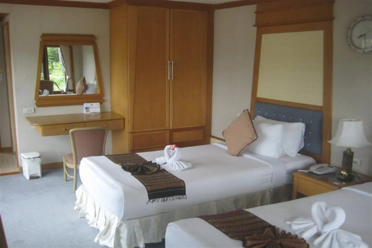 Aunchaleena Beach Front Resort, Koh Chang Bang Tao Beach Exteriér fotografie