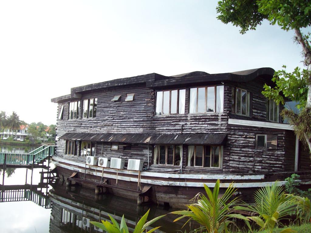 Aunchaleena Beach Front Resort, Koh Chang Bang Tao Beach Pokoj fotografie