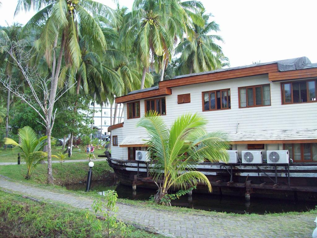 Aunchaleena Beach Front Resort, Koh Chang Bang Tao Beach Pokoj fotografie