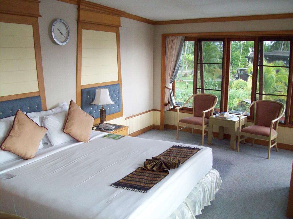 Aunchaleena Beach Front Resort, Koh Chang Bang Tao Beach Pokoj fotografie
