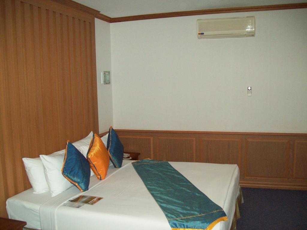 Aunchaleena Beach Front Resort, Koh Chang Bang Tao Beach Pokoj fotografie